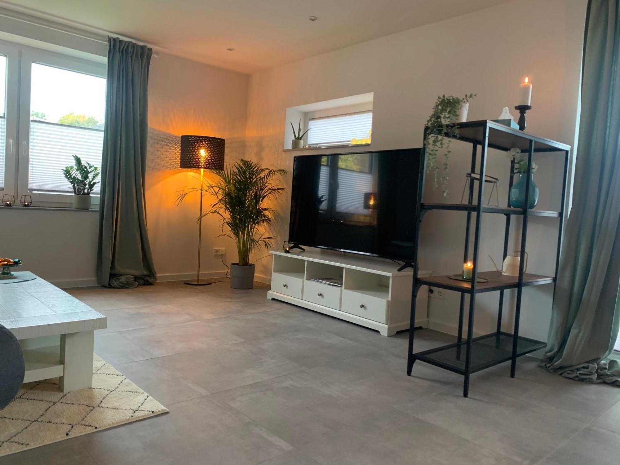 Ferienwohnung Gartenstadt เฟลนส์บวร์ก ภายนอก รูปภาพ